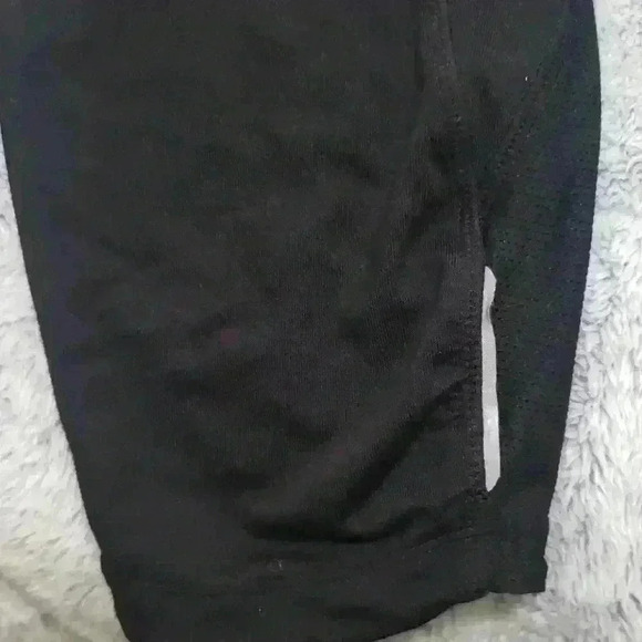 Athleta Capri Set - Picture 3 of 10